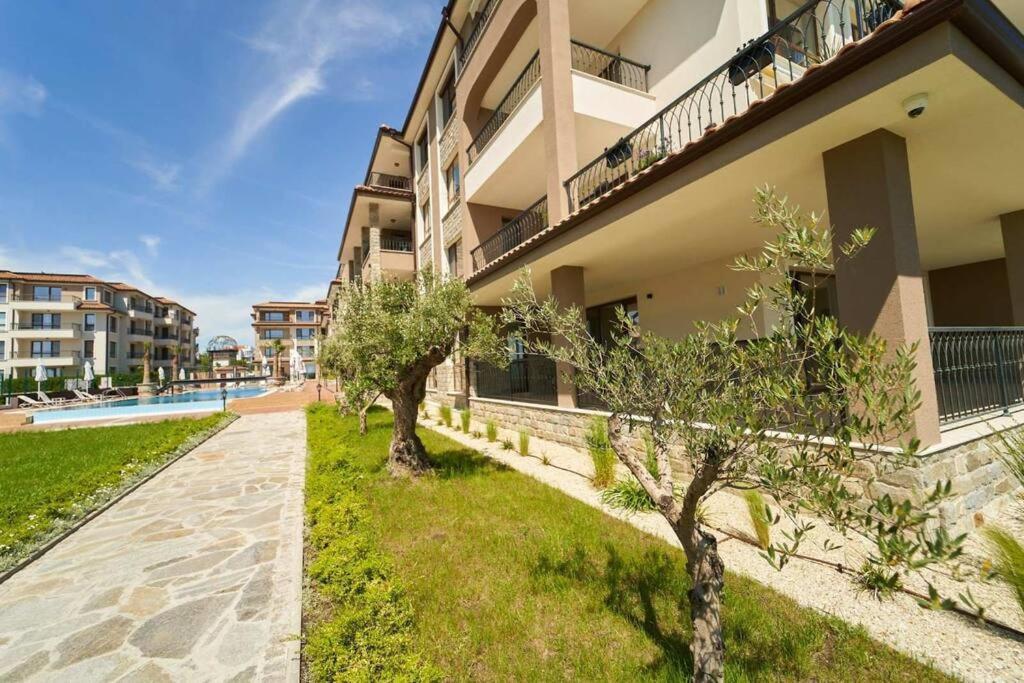 Apartment Happiness Included, Sarafovo *
